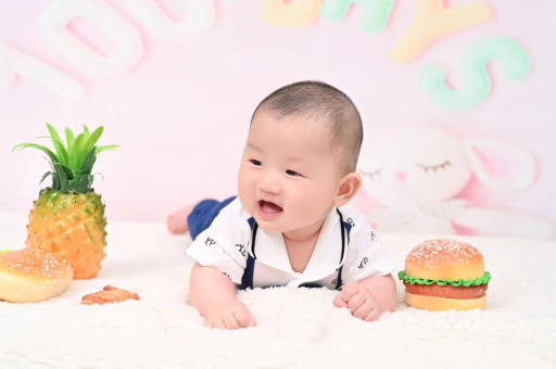 黔西八个月宝宝打嗝 黔西八个月宝宝打嗝